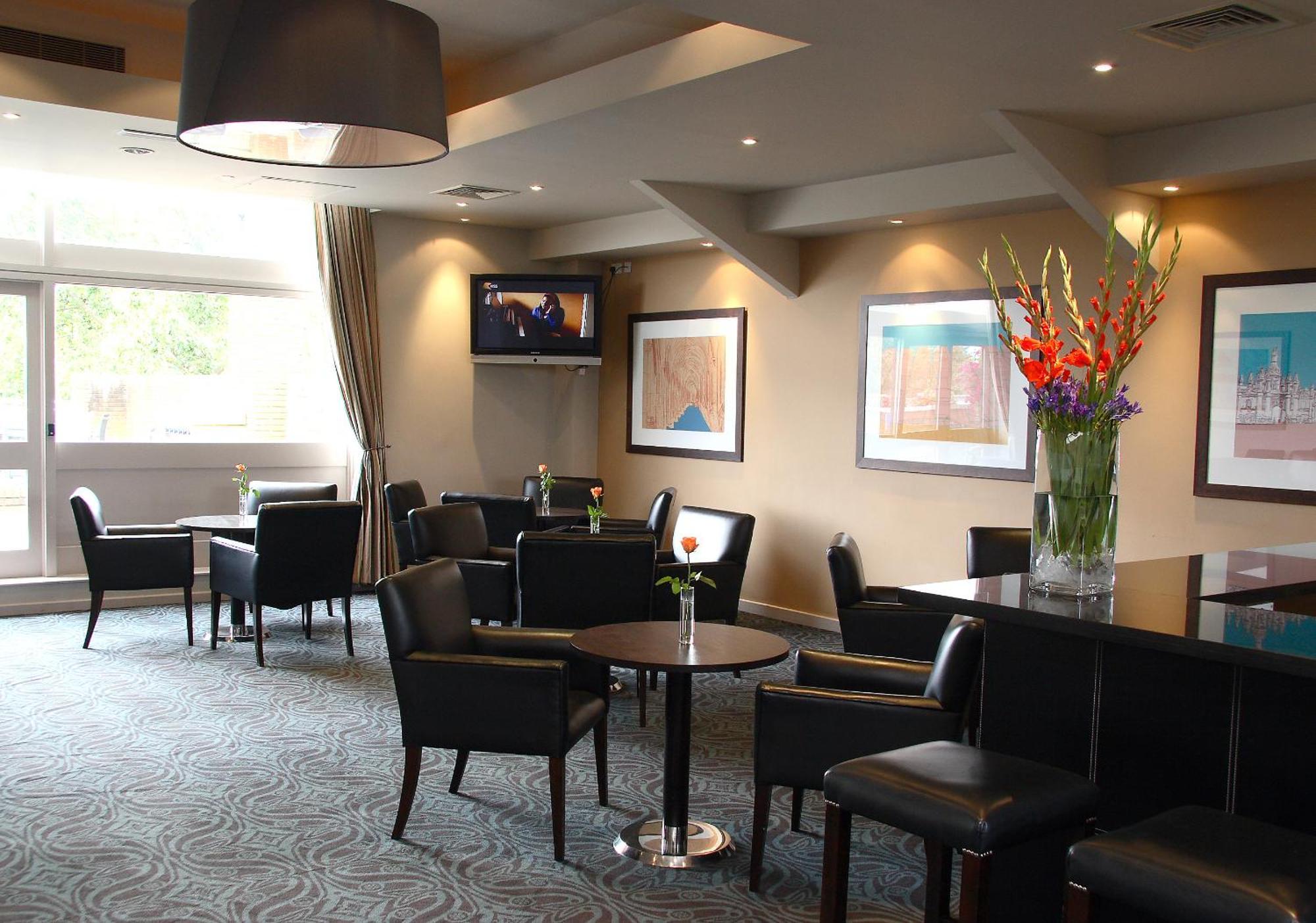 Cambridge Hotel, Bw Signature Collection 4* Bar Hill
