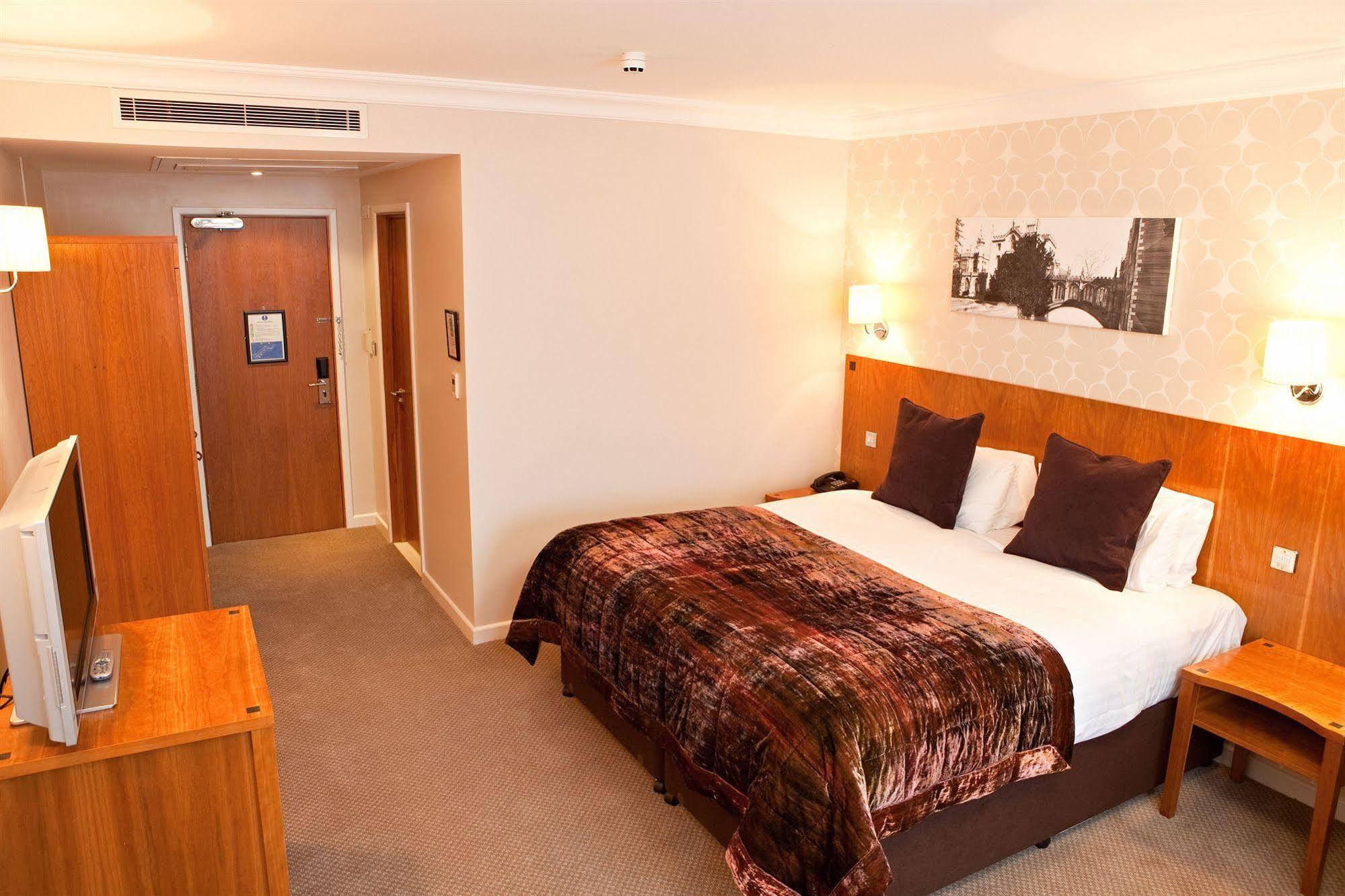 Cambridge Hotel, Bw Signature Collection Hotel 4*