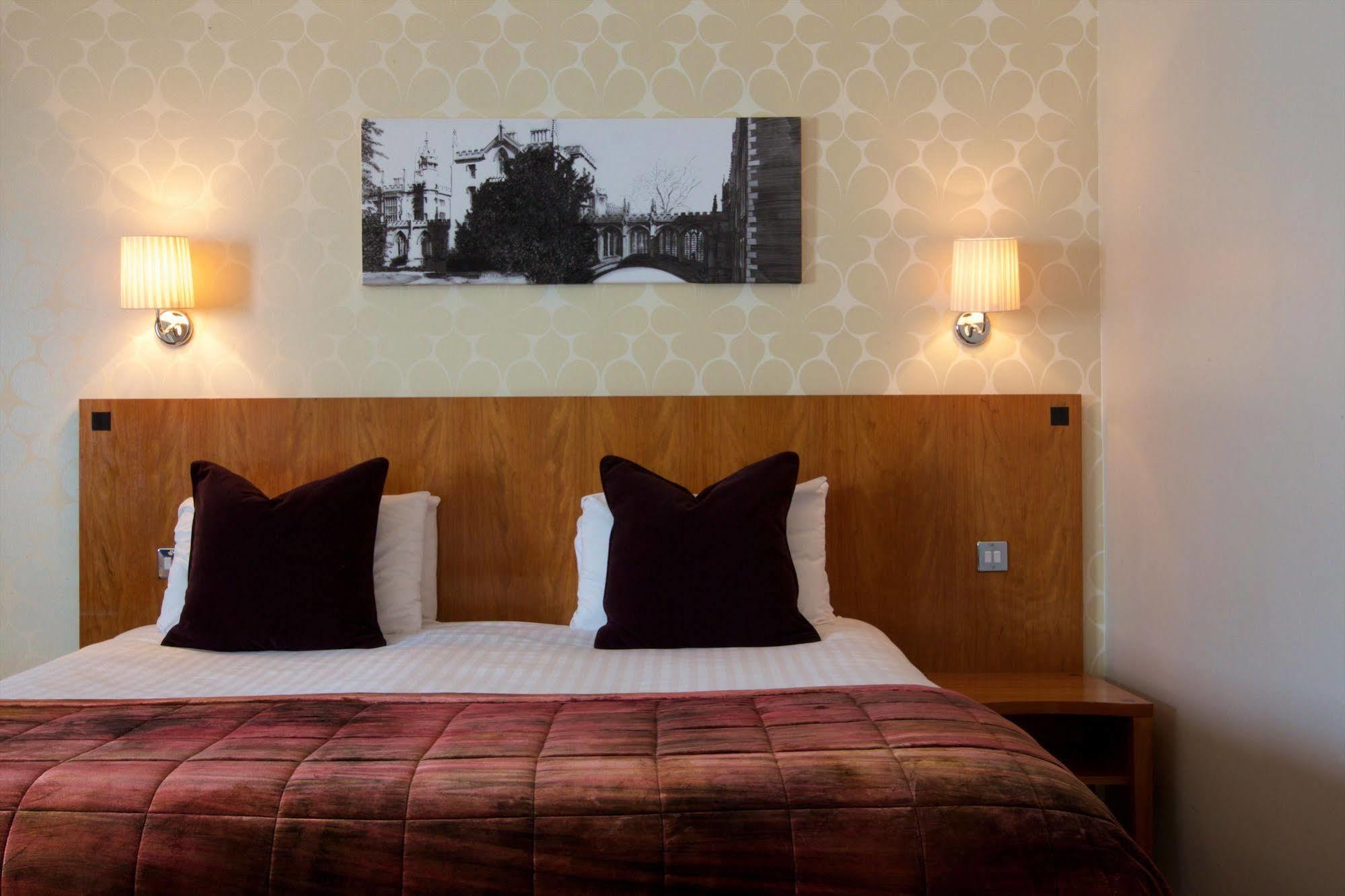 Отель Cambridge Hotel, Bw Signature Collection Bar Hill
